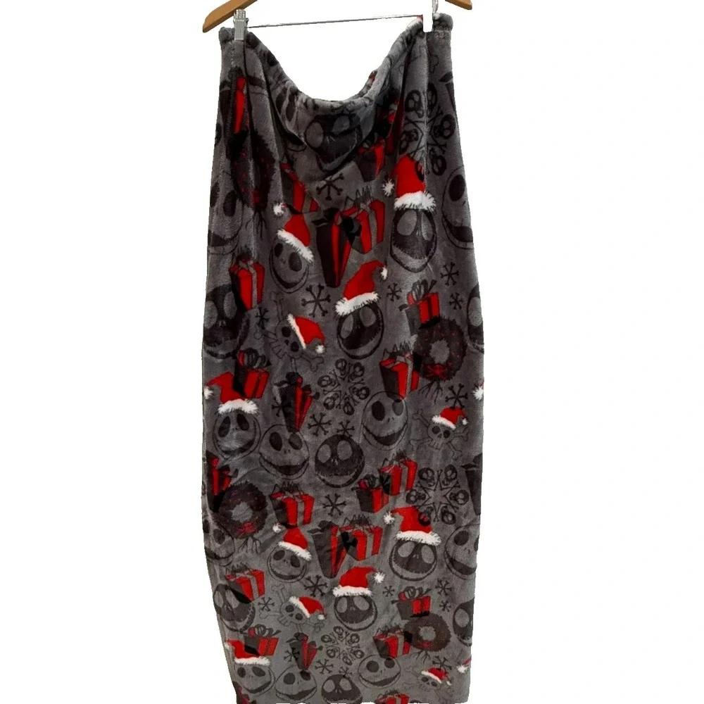 Disney Nightmare Before Christmas Holiday‎ Faux Fur Throw Blanket Grey Black Red